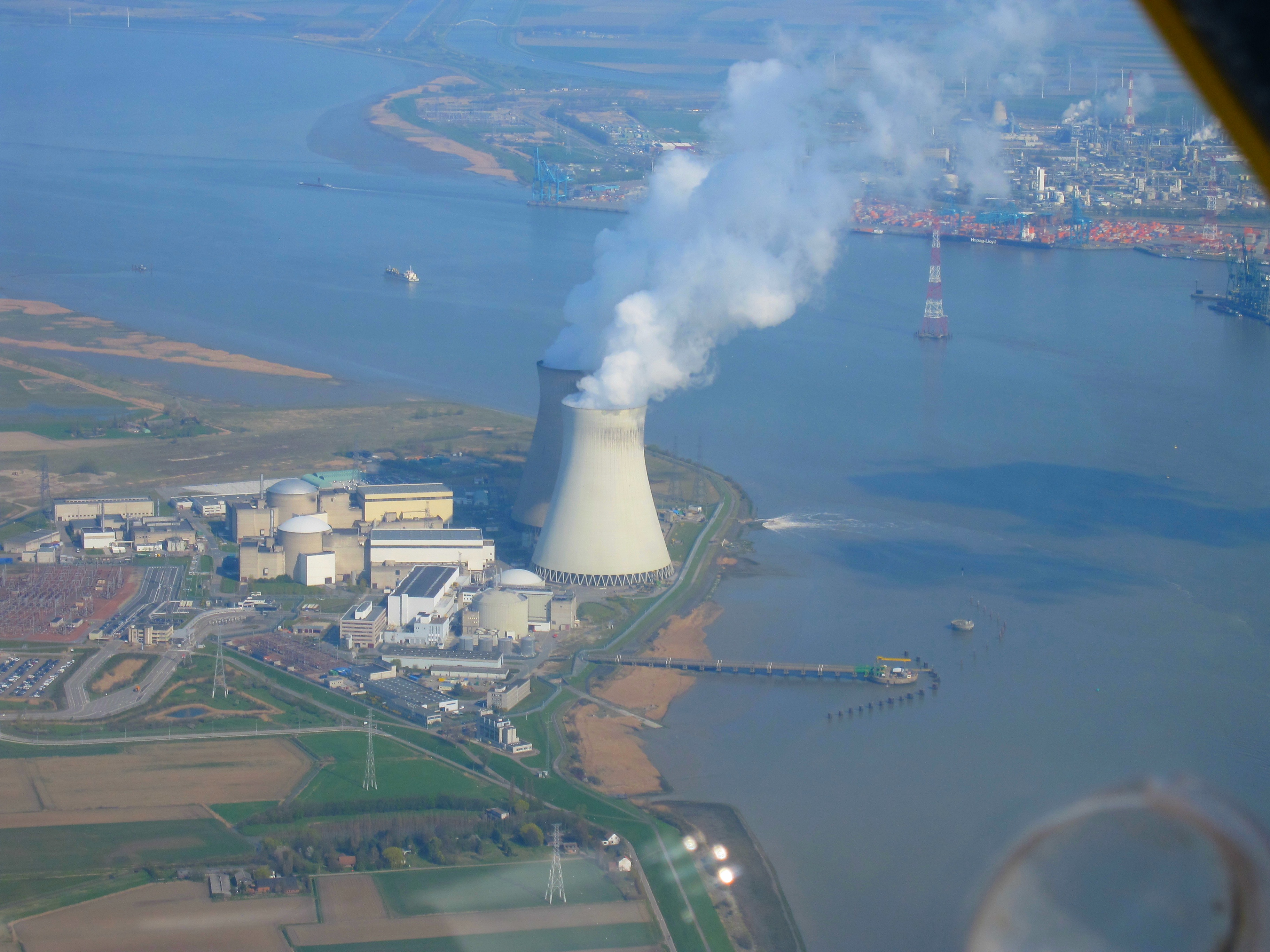 Belgium's Doel reactors. The U.S. NRC doesn't seem to care that cracking in their reactor pressure vessels may exist in U.S. reactors as well. Photo from Wikipedia.